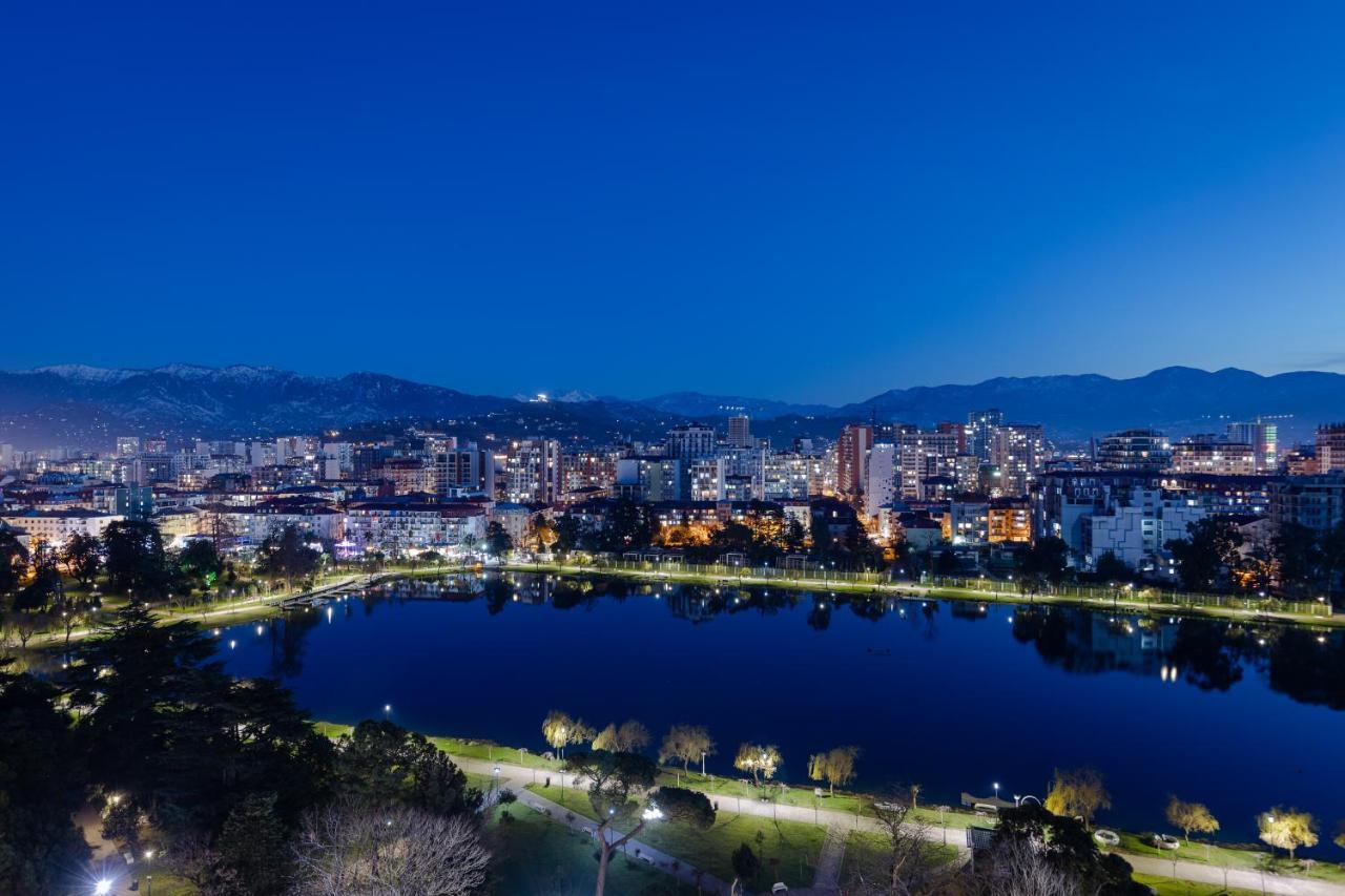 Miramar Luxury Residences บาทูมิ ภายนอก รูปภาพ Panorama of the city
