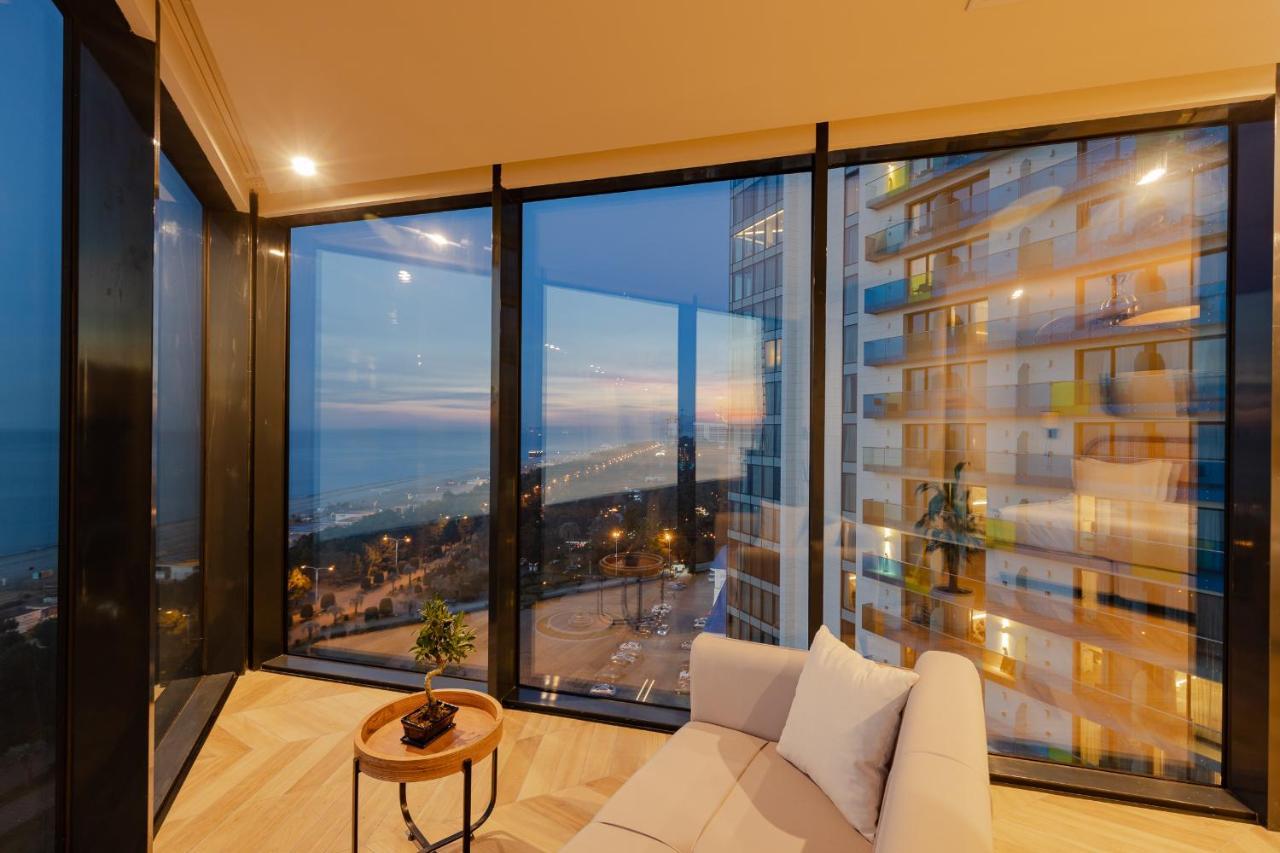 Miramar Luxury Residences บาทูมิ ภายนอก รูปภาพ View from a penthouse apartment