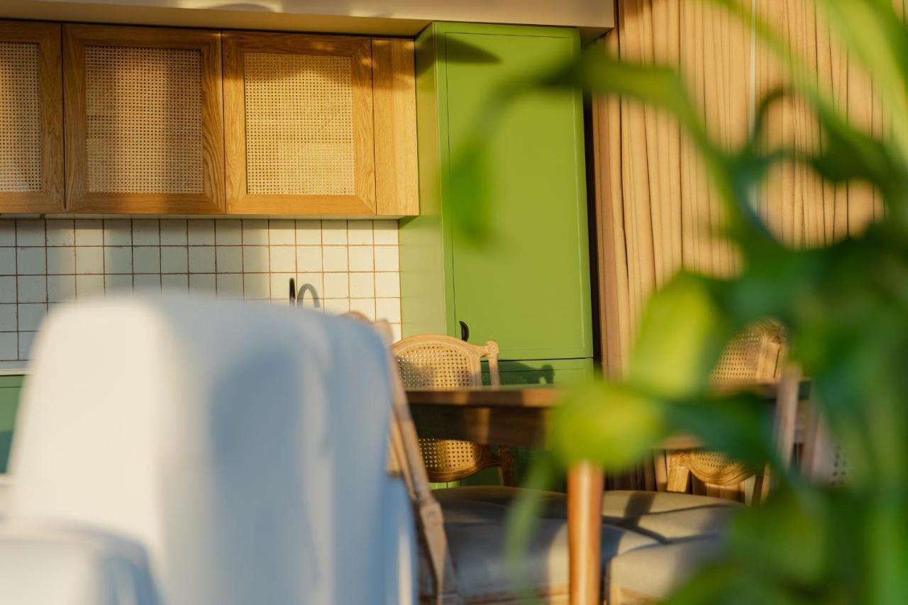 Miramar Luxury Residences บาทูมิ ภายนอก รูปภาพ A kitchen